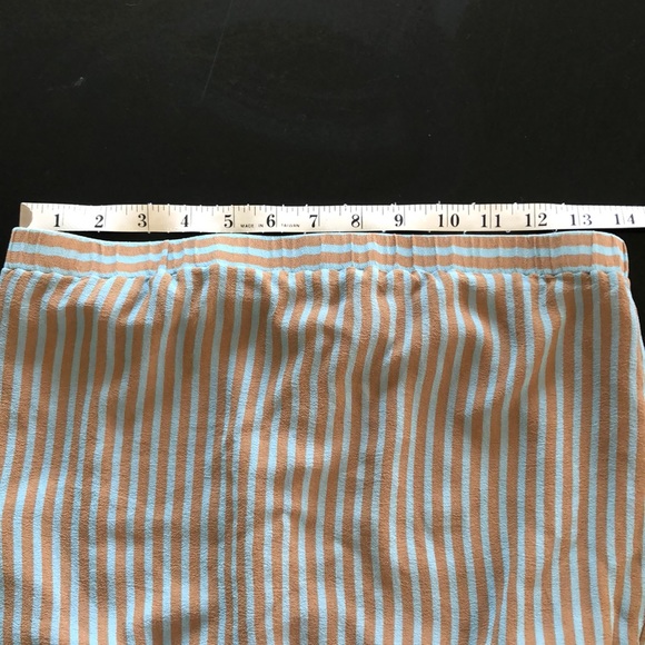 Marc Jacobs silk halter top lined w/ elastic waist - Picture 2 of 5